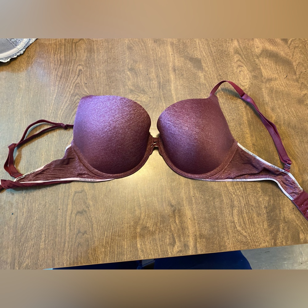 Victoria’s Secret 34D